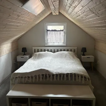 Holiday home Se Zahradkou Zbecno